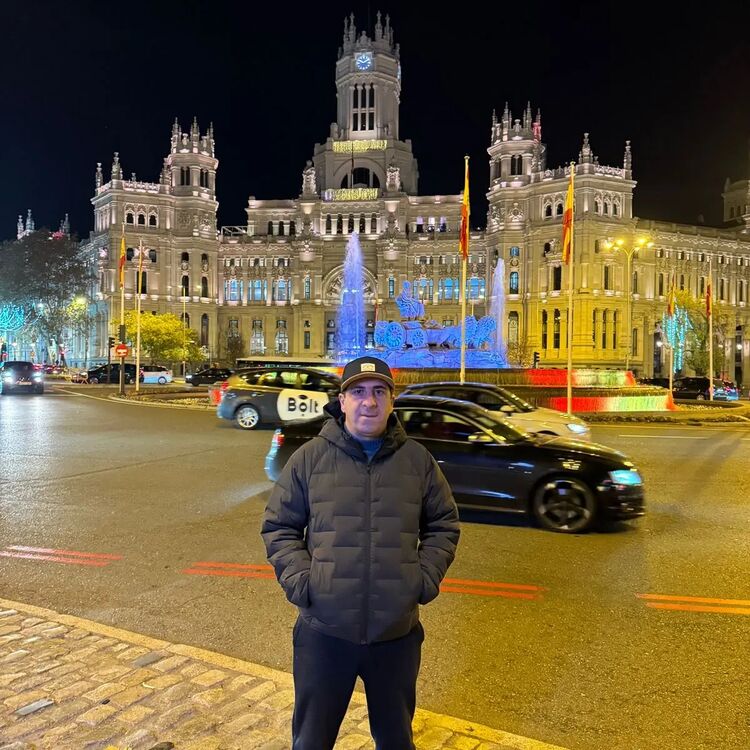  53533827  Armen, 35 ,    