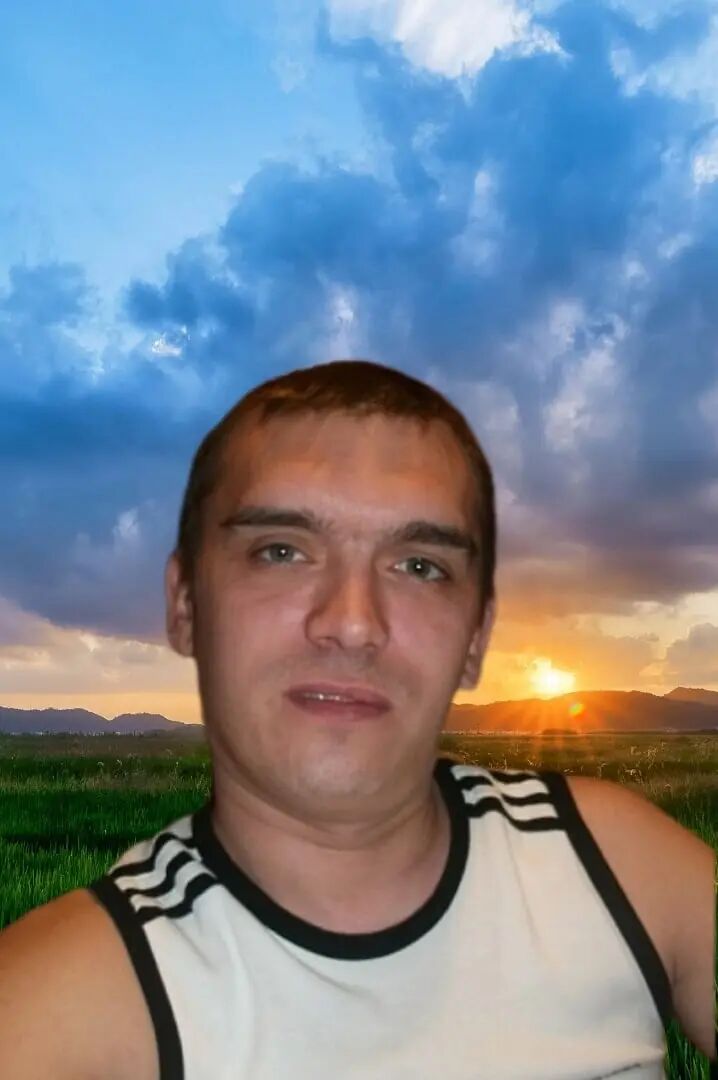  31435547  Alexander, 44 ,    