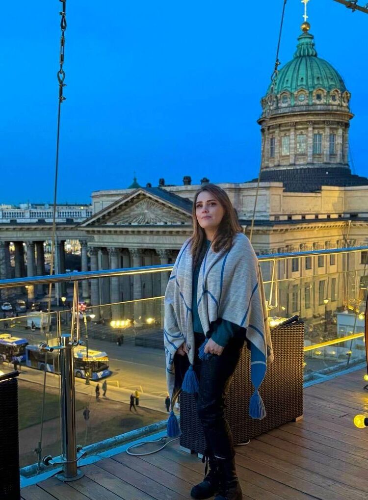  52750497  Elizabeth, 53 ,    -