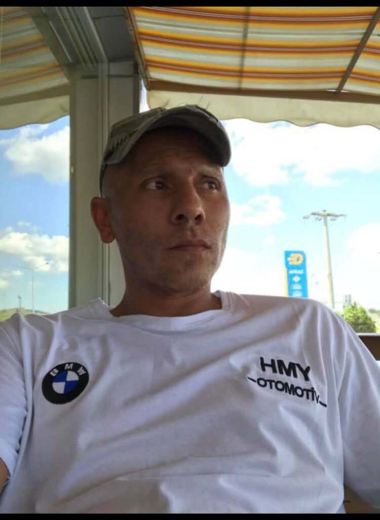  49506127  Yilmaz, 43 ,    