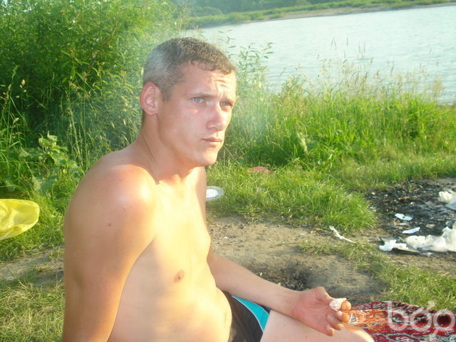  1126827  Maxim, 44 ,    