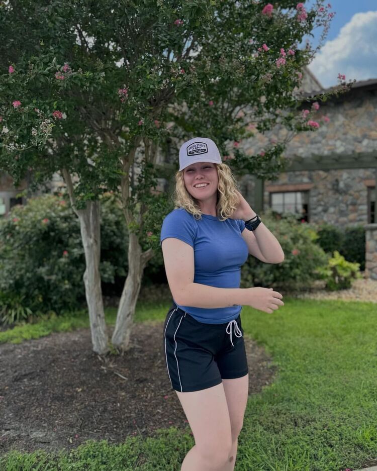 ���������� Frankfurt am Main, ���� ������� Lily, 38 ���, ������������ ��� ������, ����� � ���������, c�������� ���������