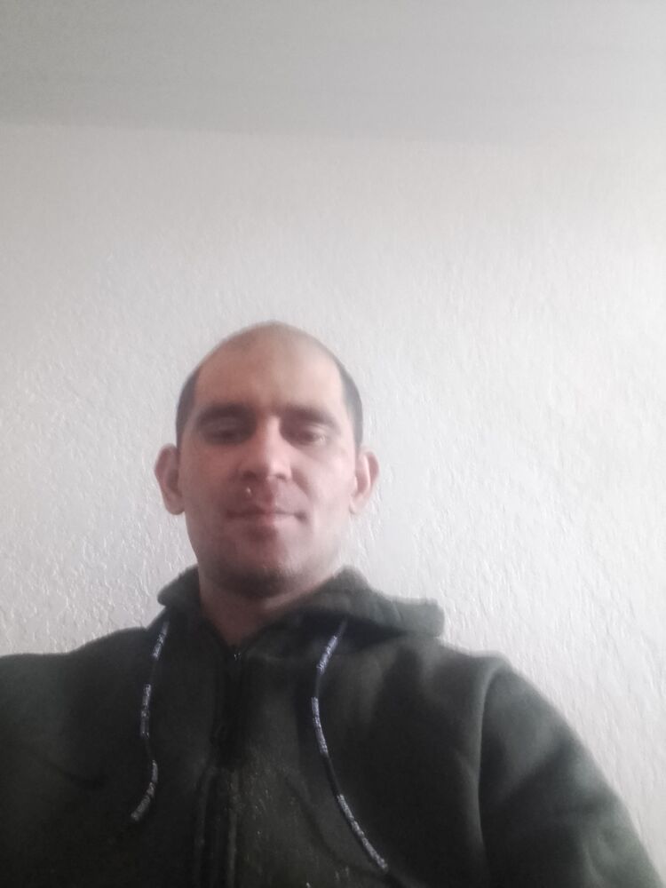  49593967  , 33 ,    