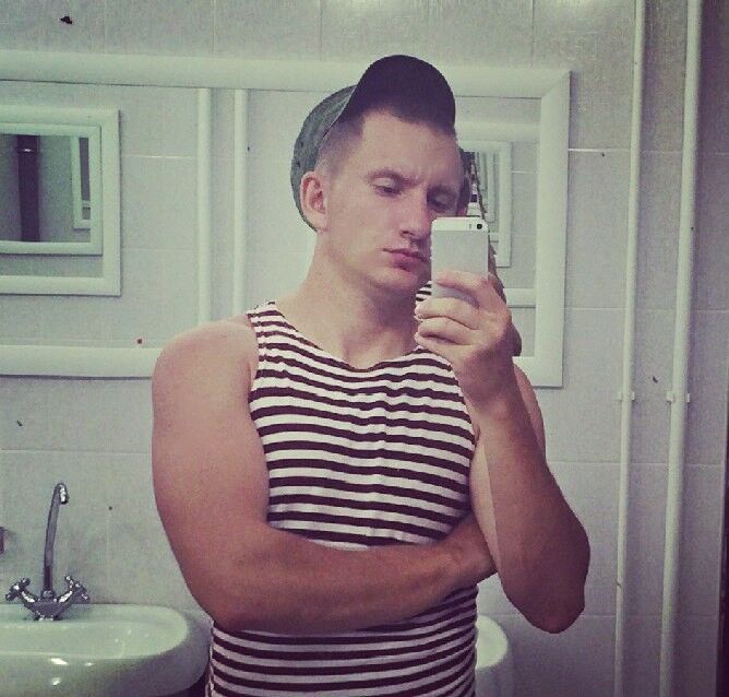  9317587  Alexander, 32 ,    
