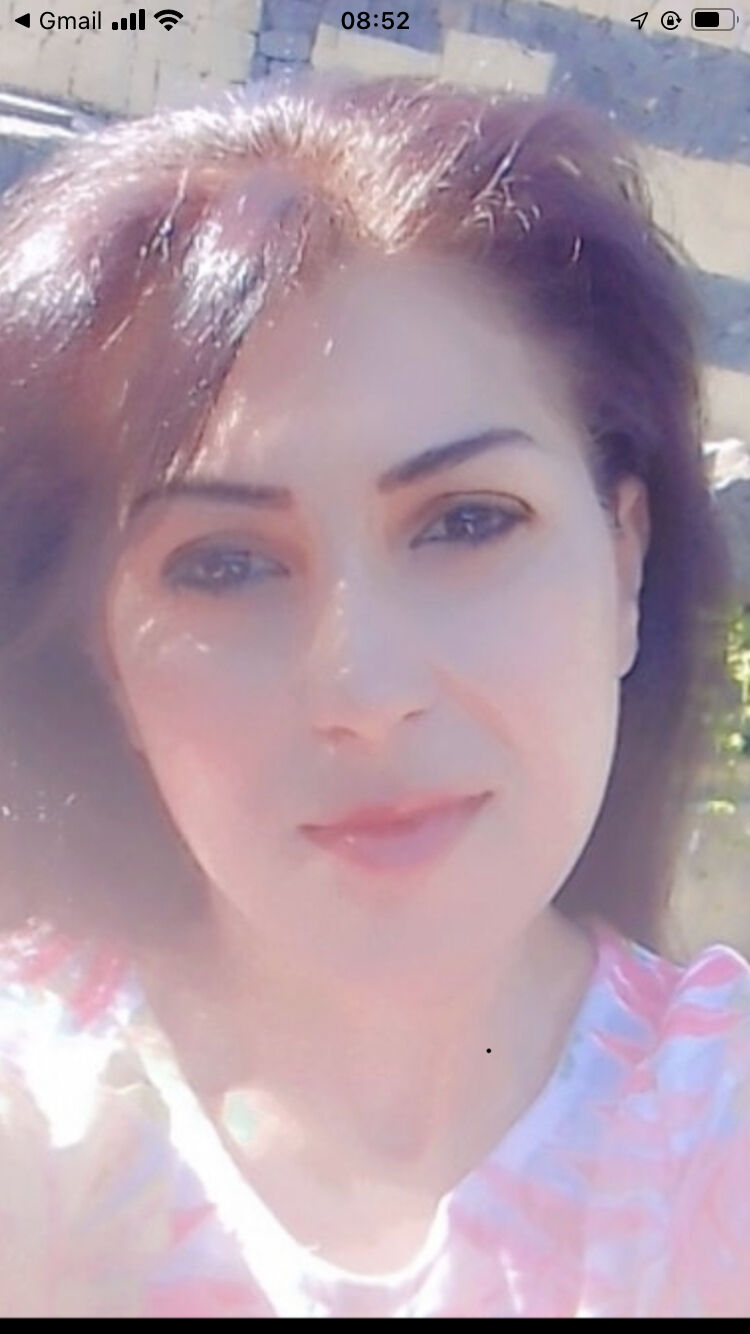  45306317  Armine, 39 ,    