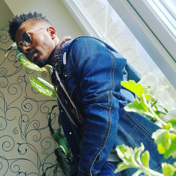  Saint-Denis,   , 25 ,   ,   
