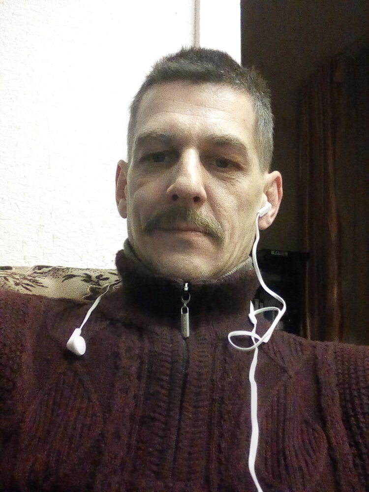  19023257  Andris, 49 ,    