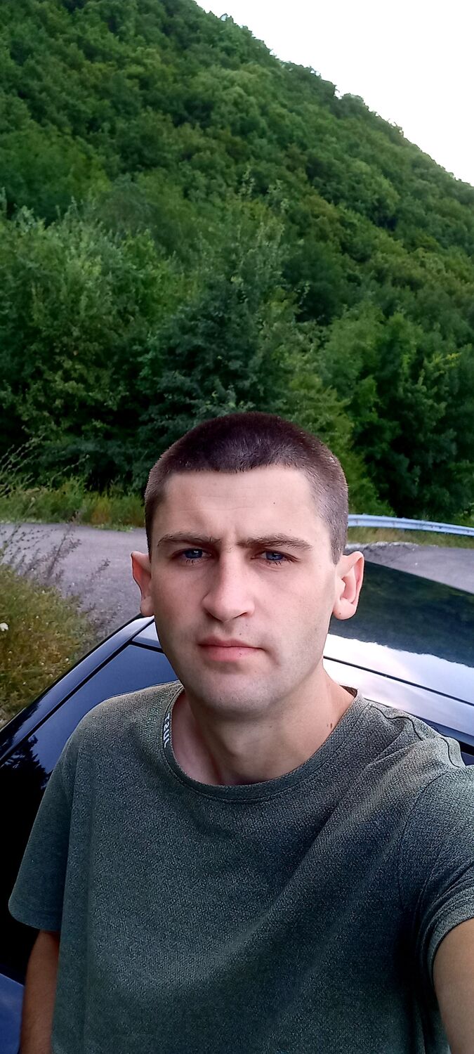  27230057  Van, 30 ,    