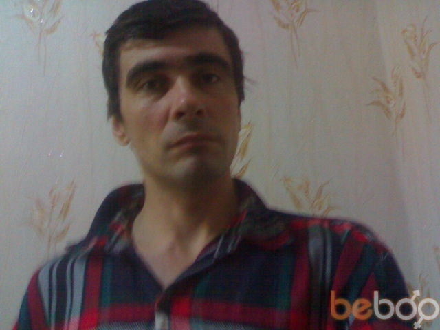  ,   Viktor, 52 ,   