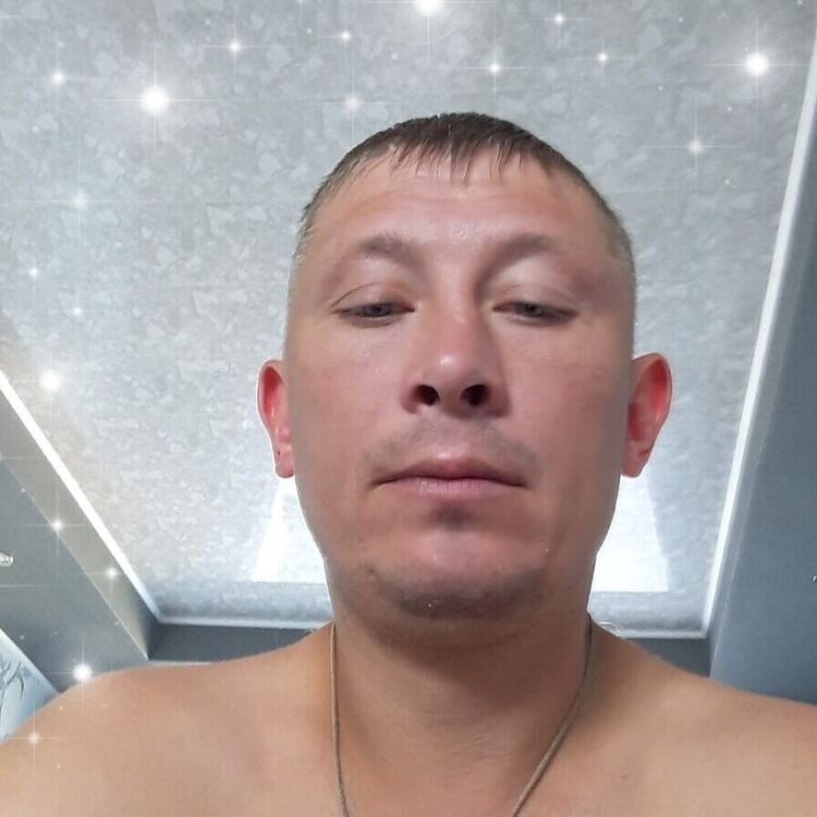  22727907  Andrej, 41 ,    