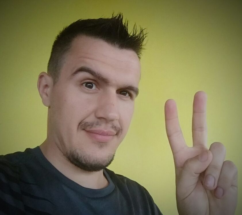  ,   Maxim, 33 ,   ,   , c 