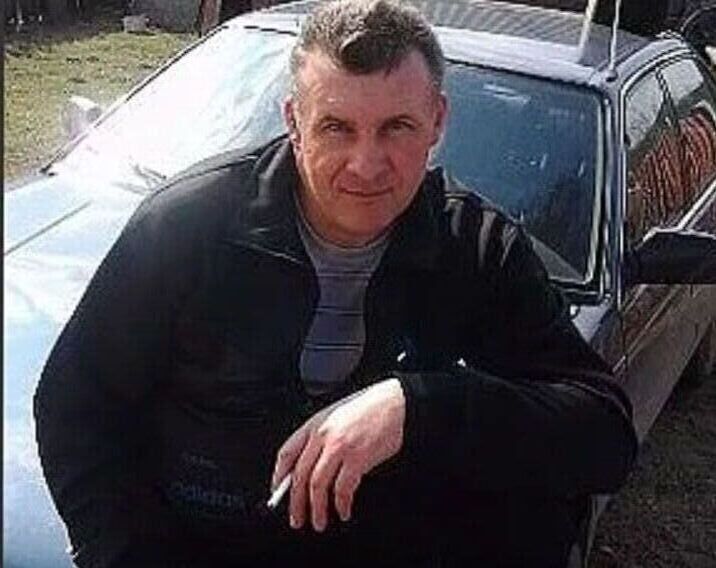  37149187  Vlad, 44 ,    