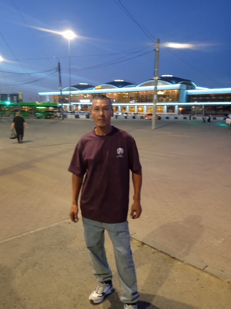  53379217  Timur, 41 ,    