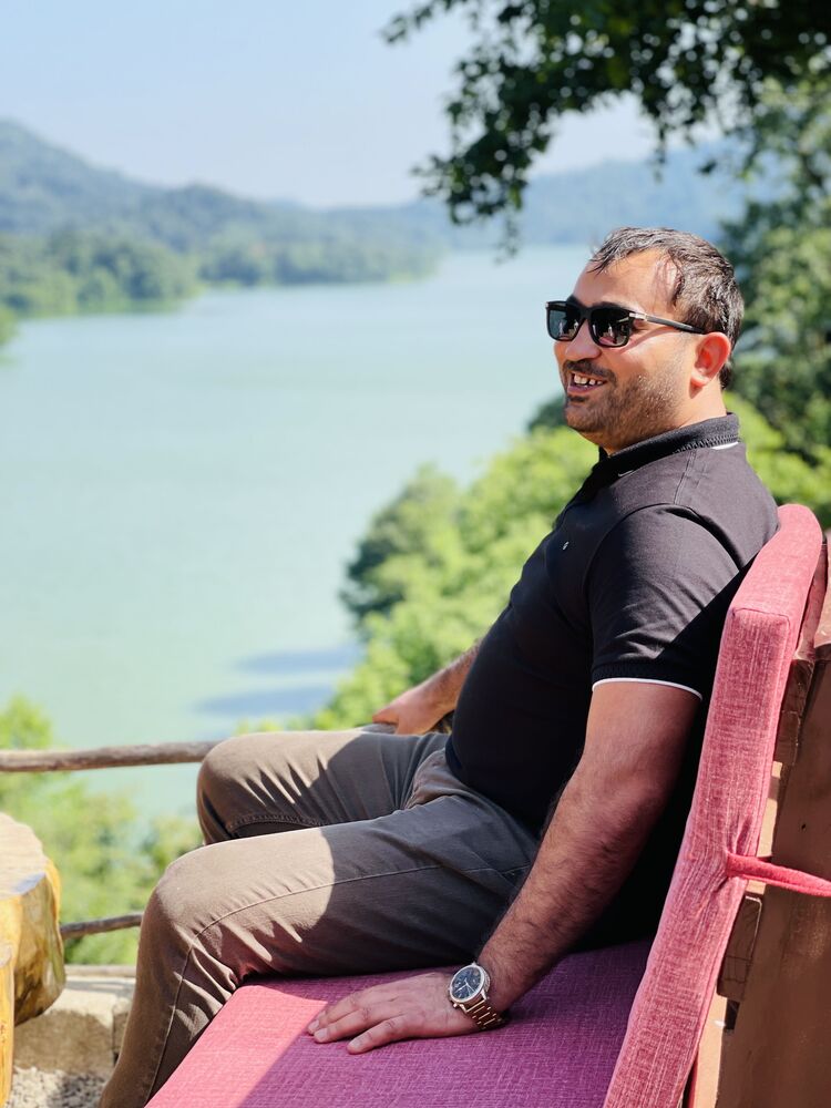  26815717  Rahid, 37 ,    