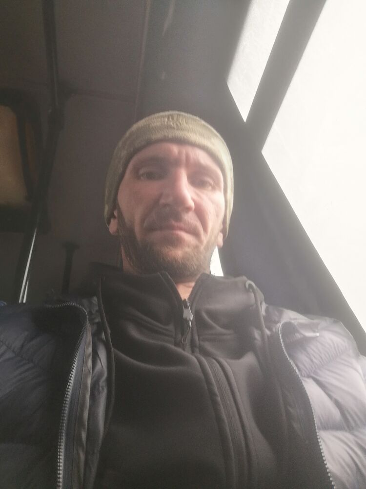  ,   Igor, 40 ,   ,   