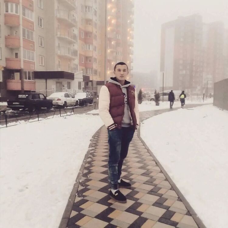  42287707  Temur, 28 ,    