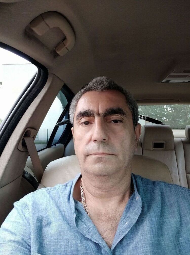  23600987  , 61 ,    