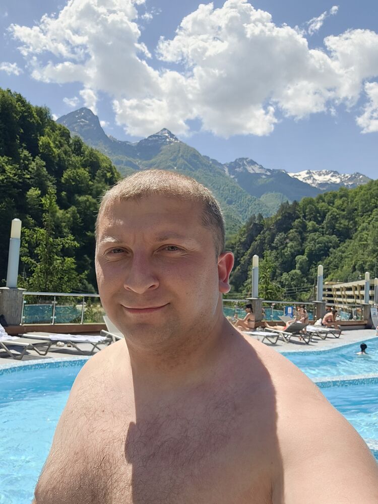  53297747  Viktor, 29 ,    