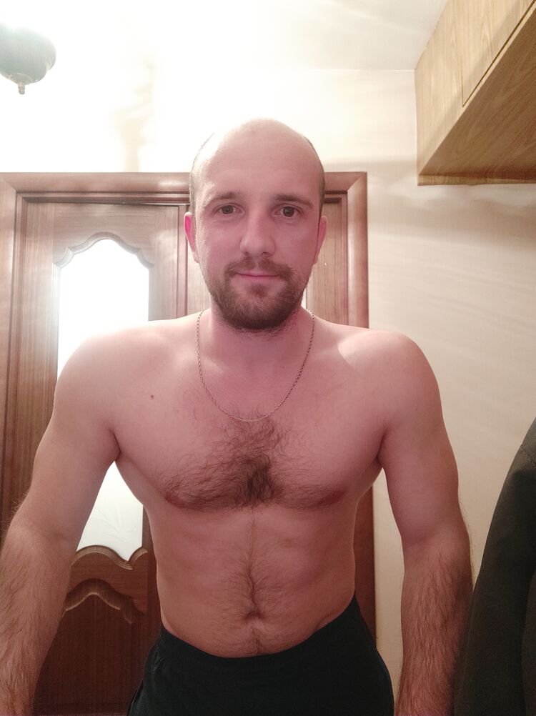  ,   Georgy, 32 ,   c 