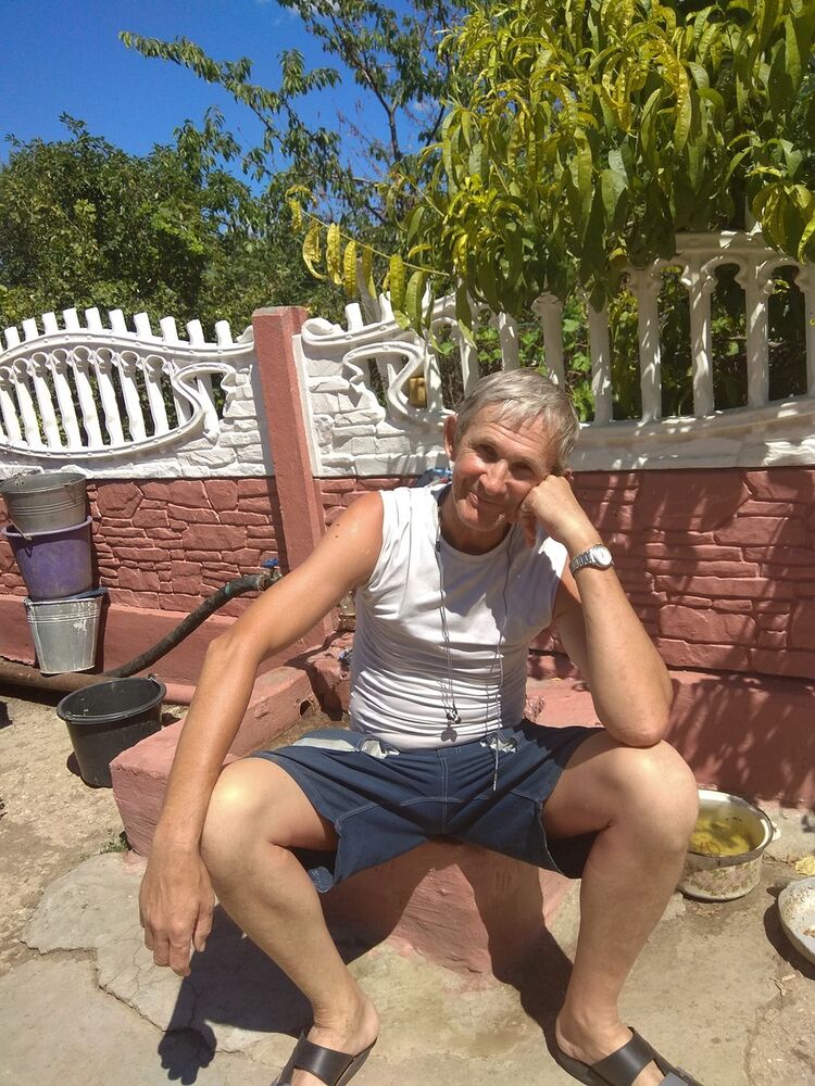  ,   Alex, 56 ,   