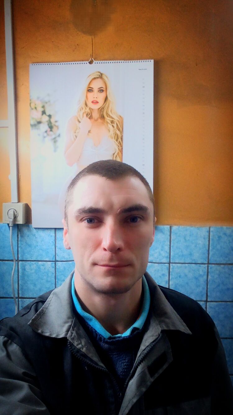  36676437  Artem, 36 ,    