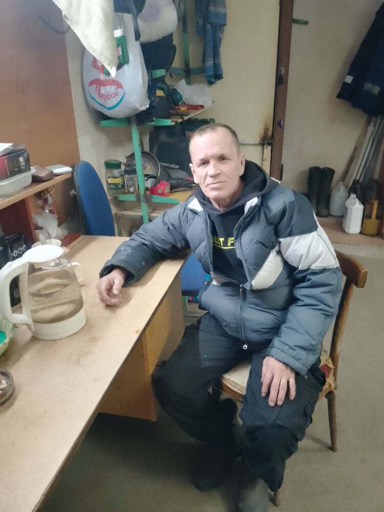  47983657  Leonid, 50 ,    
