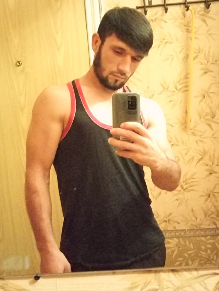  33016287  Xurshid, 32 ,    