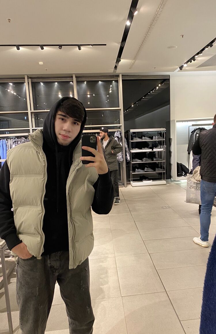 ���� 40934117 ����� Husenjon, 24 ����, ���� ���������� � �������