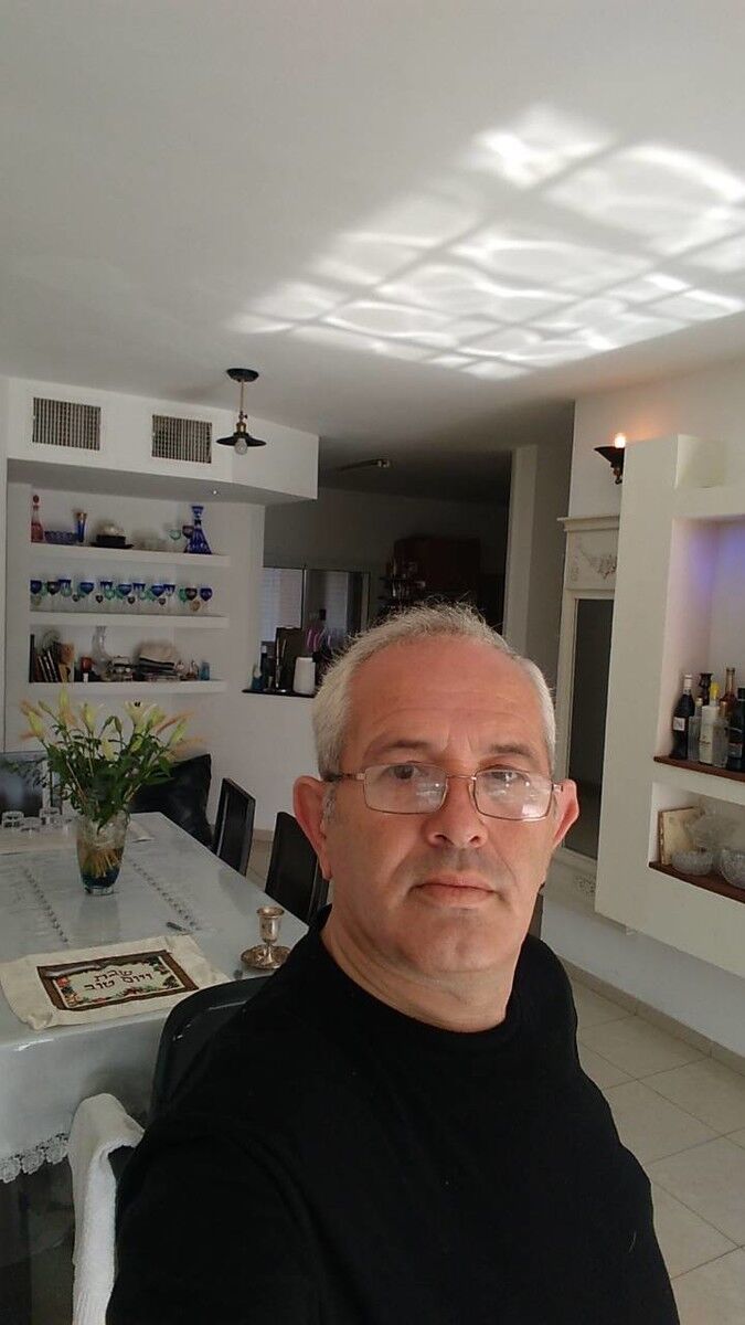  18337567  Mikey, 59 ,    Ramat Gan