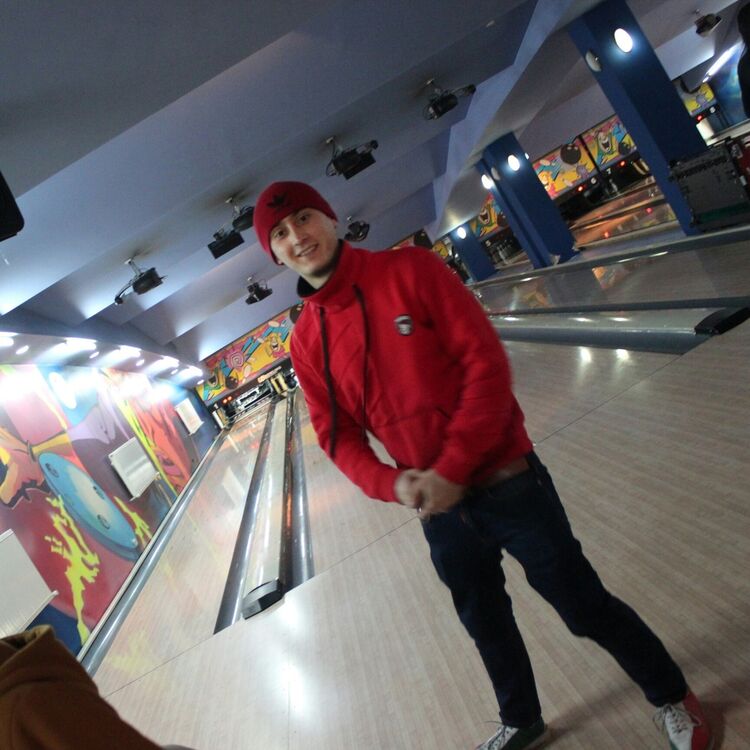  17300947  Ako, 33 ,    