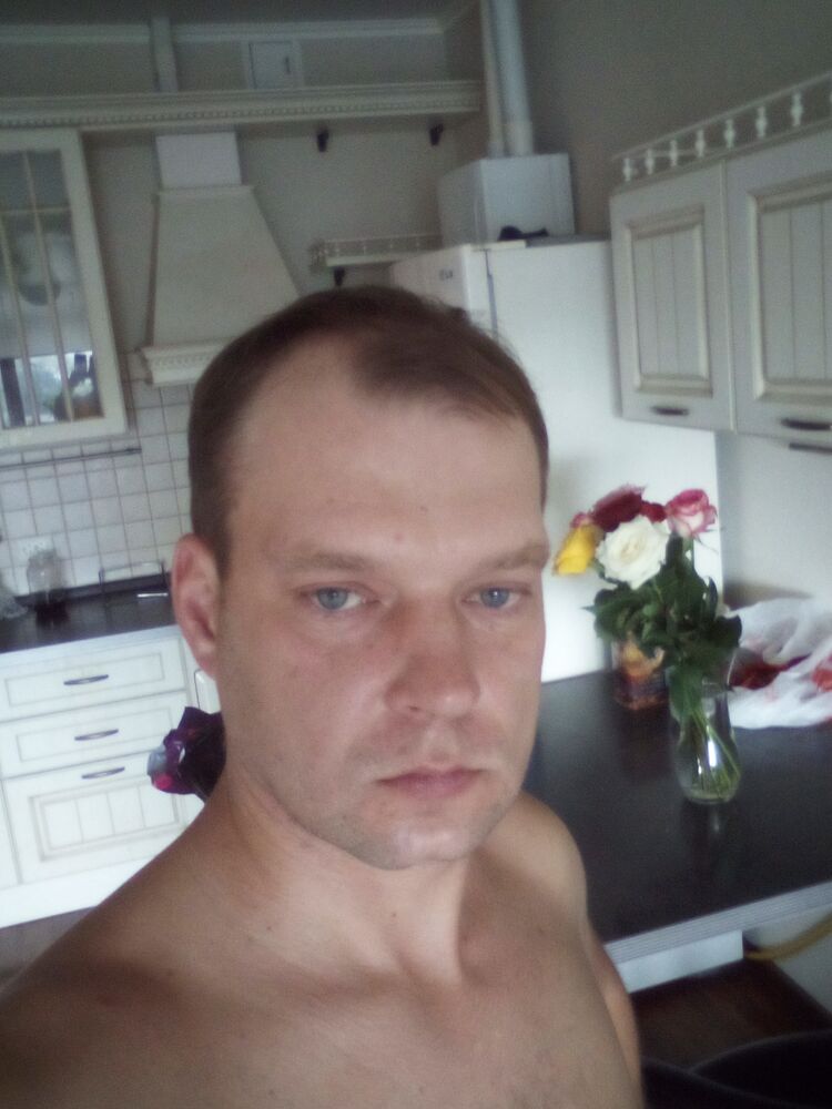  45539137  Alexander, 35 ,    