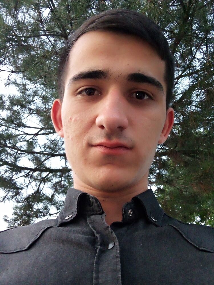  41956297  Bahodir, 23 ,    