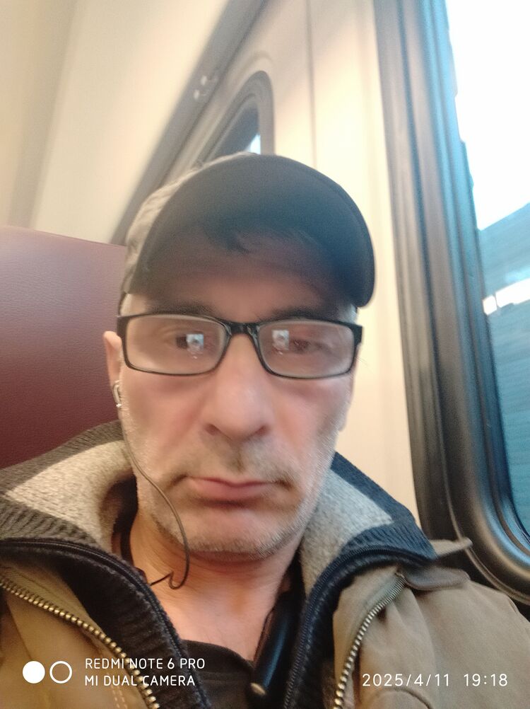  50846407  Farhat, 52 ,    