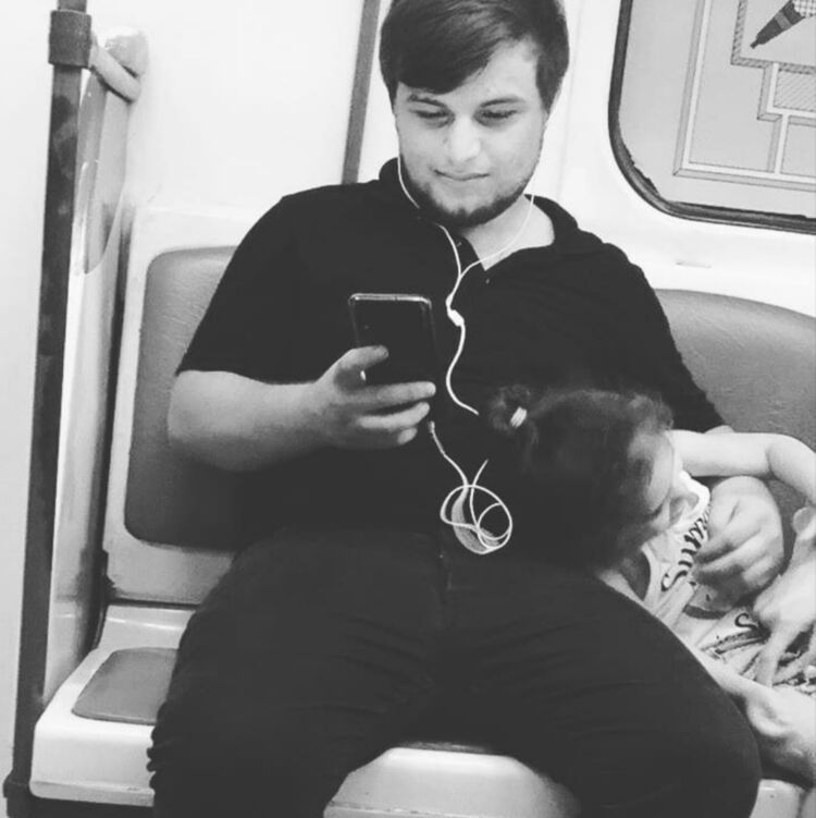  28785477  Ismail, 26 ,    