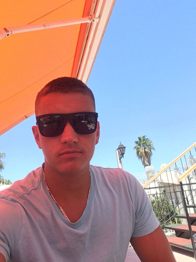  37023747  , 32 ,    -