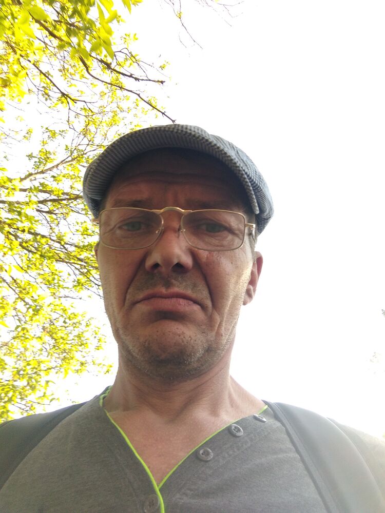  36585857  , 52 ,    