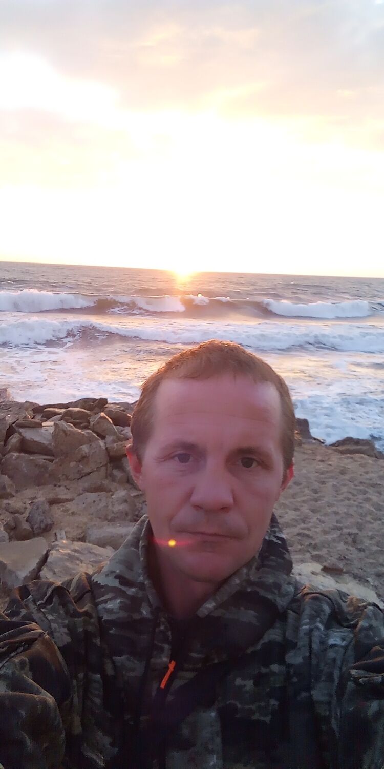  ,   Viktor, 37 ,   ,   