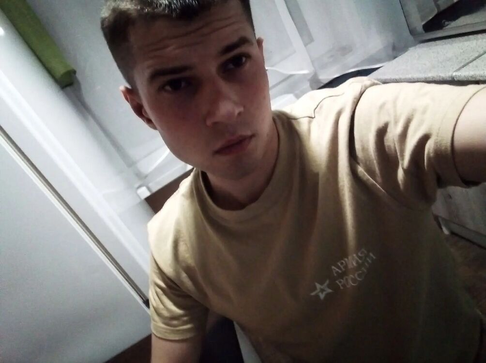  26466807  Ilya, 25 ,    