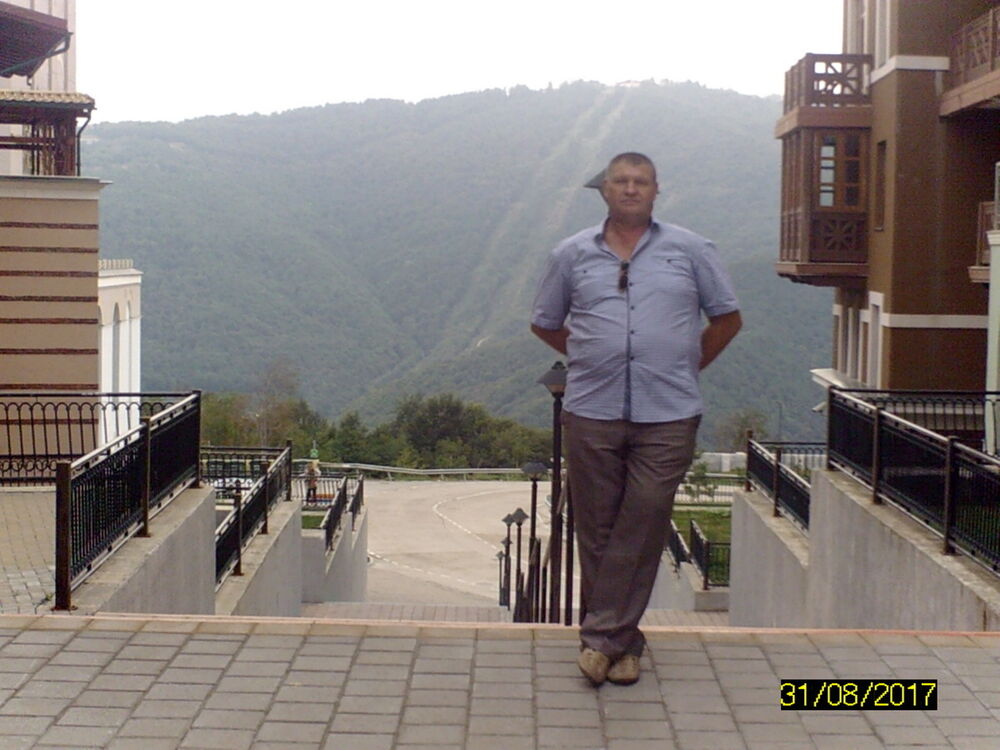  15626257  Viktor, 60 ,    