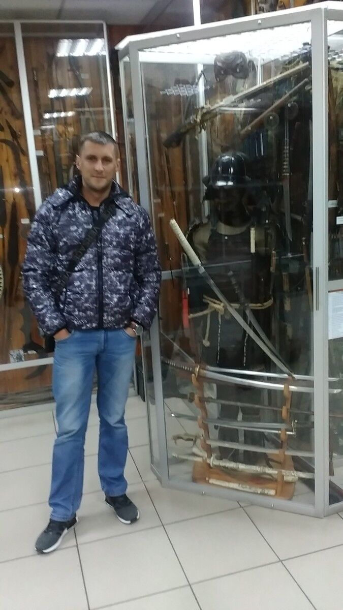  8289177  Vasja, 44 ,    