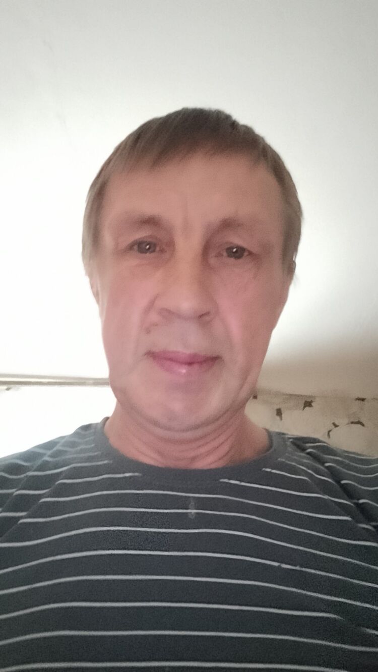  33571377  Alexander, 46 ,    