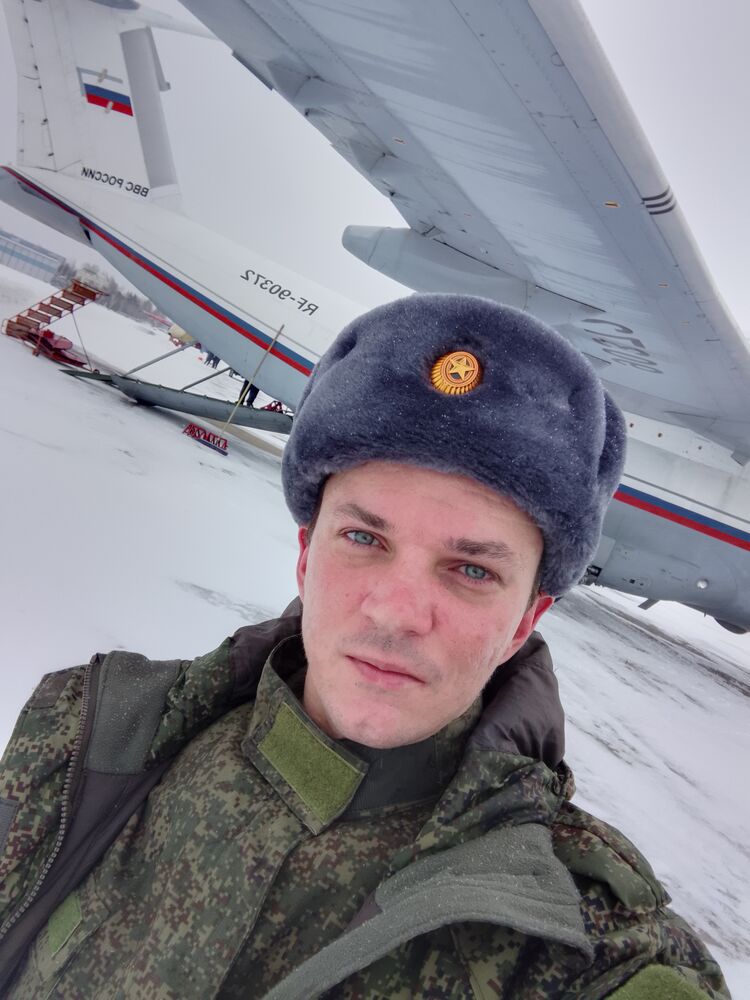  --,   Pavel, 33 ,   ,   , c , 
