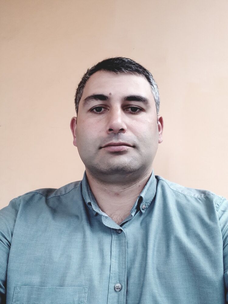  10676007  Irakli, 42 ,    