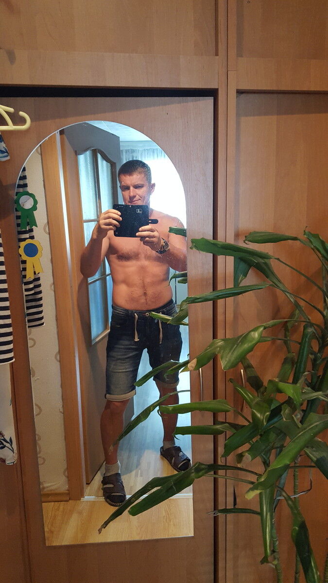  ,   Andrej, 43 ,   ,   , c 