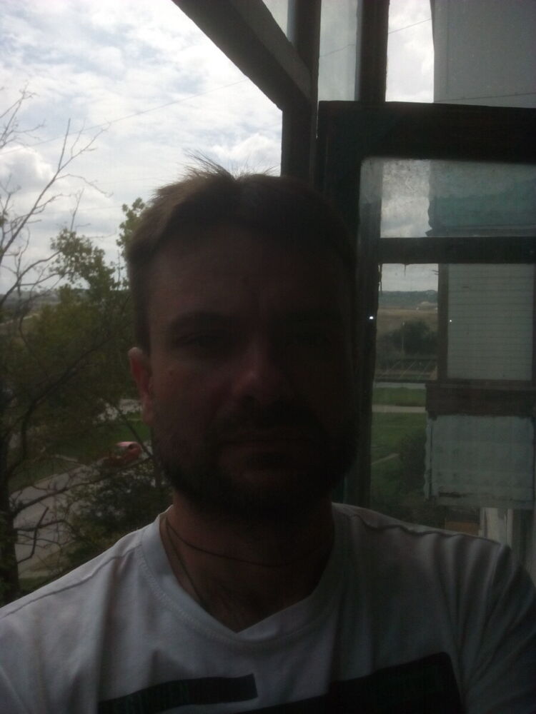  ,   Dan, 42 ,   ,   , c 