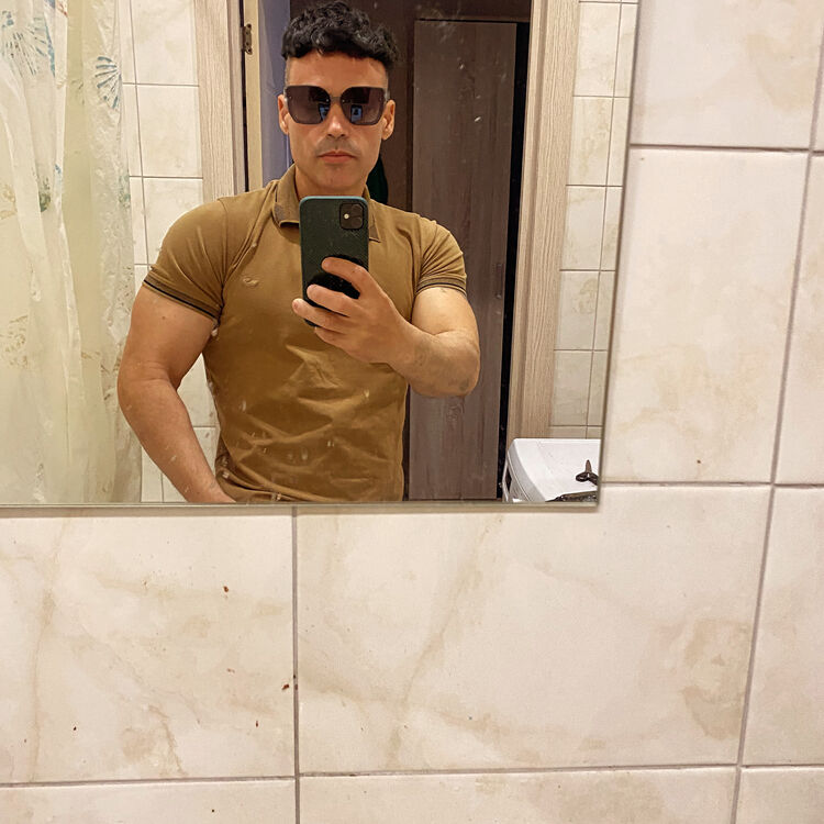  ,   Alex, 41 ,   ,   , c , 