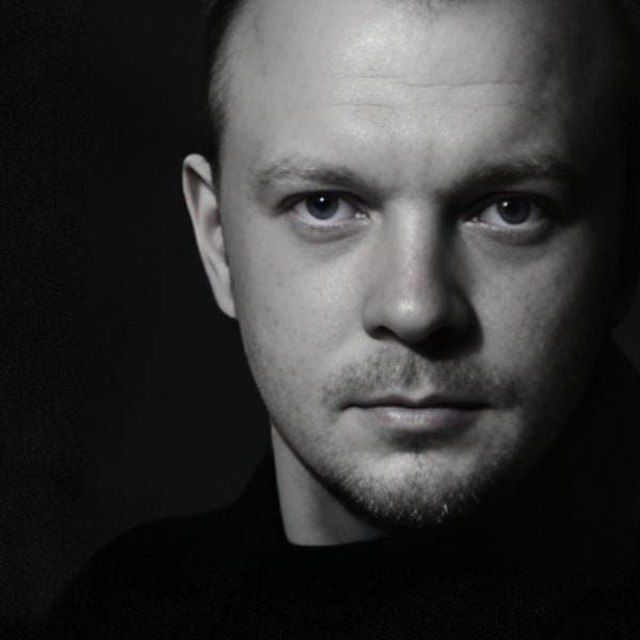  53439747  Artem, 40 ,    