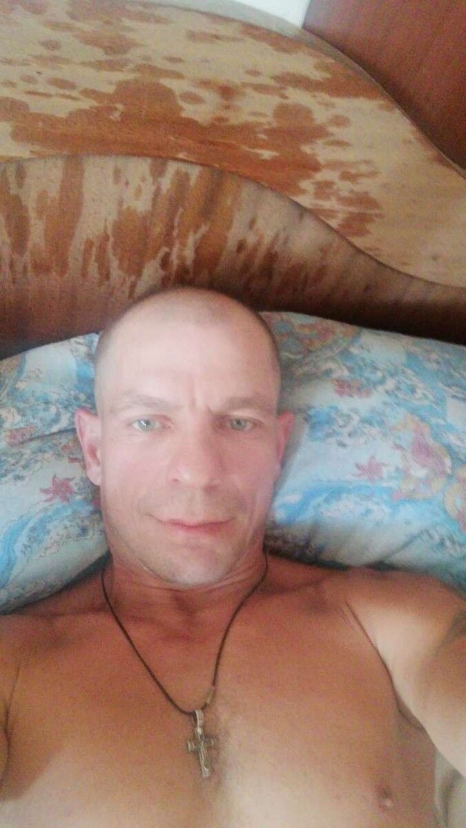  16580227  Vlad, 42 ,    