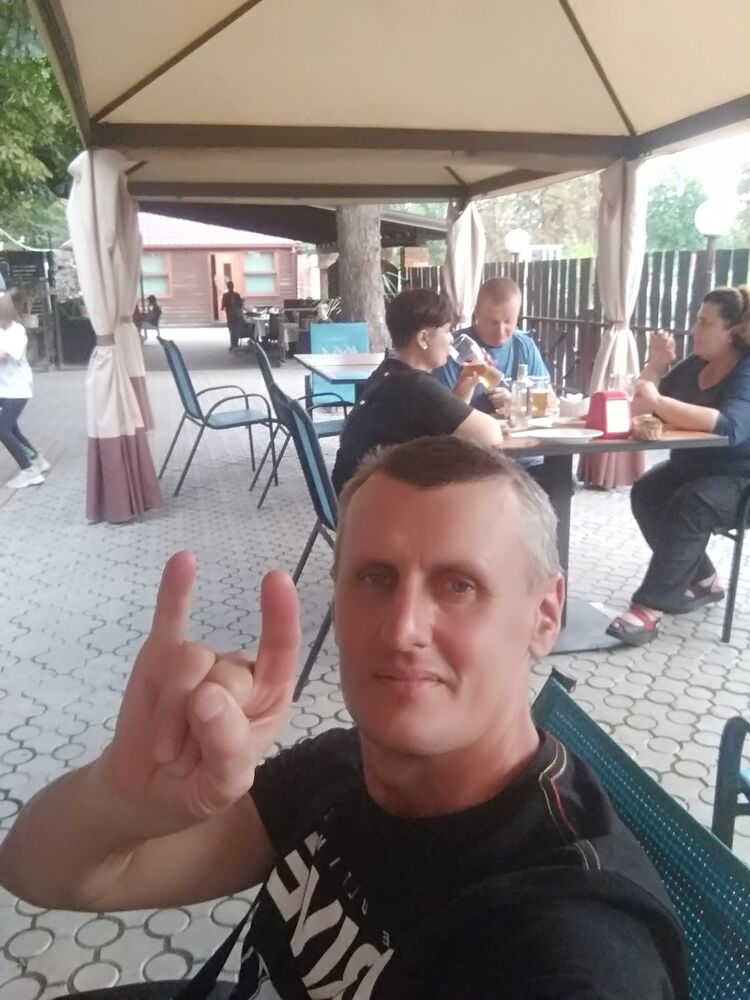  32523977  , 49 ,    