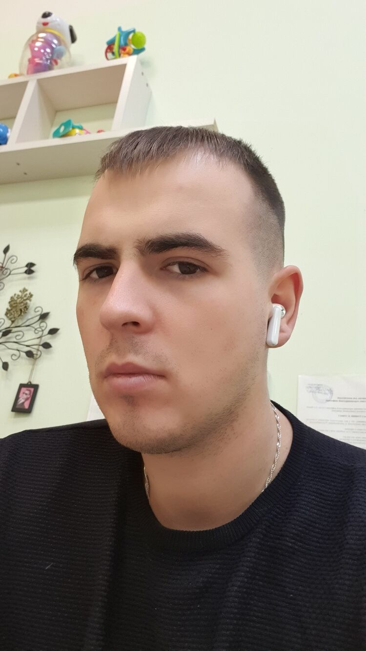  44730417  Pavel, 28 ,    